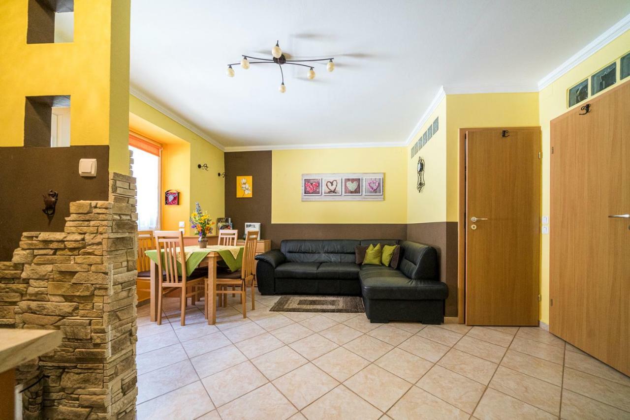 Laubgassl Apartment Mörbisch am See Екстериор снимка